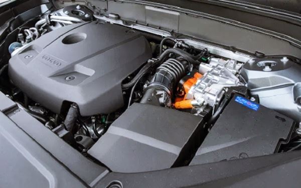 2021 Volvo XC90 Hybrid T8 Engine