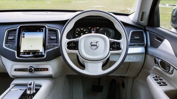 2021 Volvo XC90 Hybrid T8 Interior