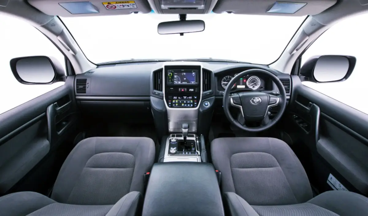 Interior Toyota Land Cruiser 2023